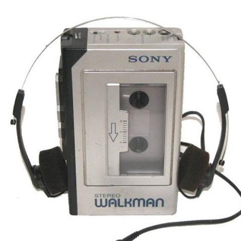 Se crea el primer walkman