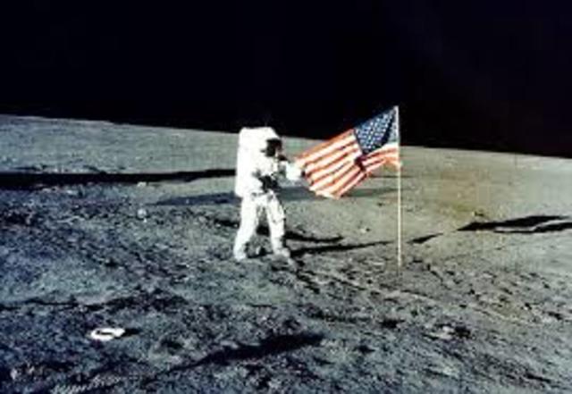 Hombre llega a la Luna