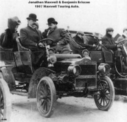 Primer automovil con frenos en las 4 ruedas