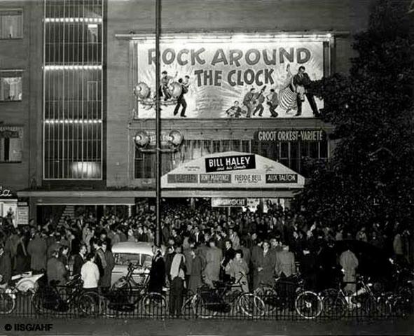 Bill Haley and the Comets headline the first Rock'n'Roll Tour of Australia