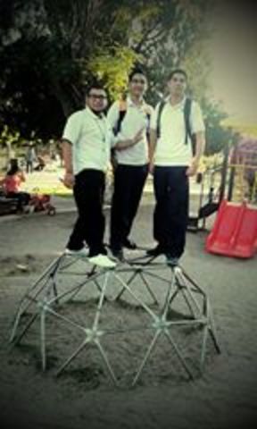 con mis amigos del colegio progreso