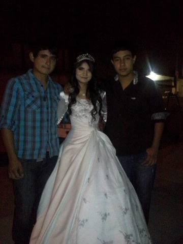 con mis amigos dia de la misa en la noche