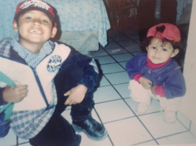 3 años, mi hermano Alonso y yo.
