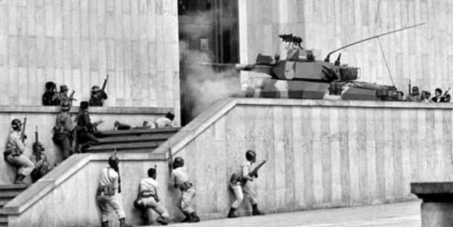 M19 asalta el palacio de justicia en bogota