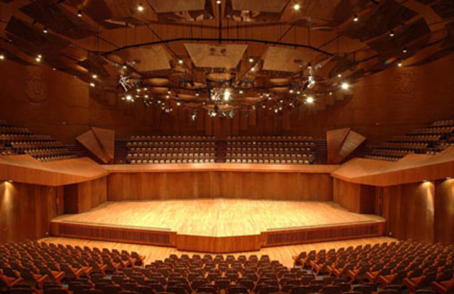 el 30 de diciembre se tocó el primer concierto de la Filarmónica de la UNAM en la Sala Nezahualcóyotl, primer espacio del Centro Cultural Universitario .