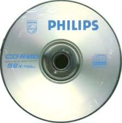 Se lanza al mercado el primer CD de Sony y Philips.