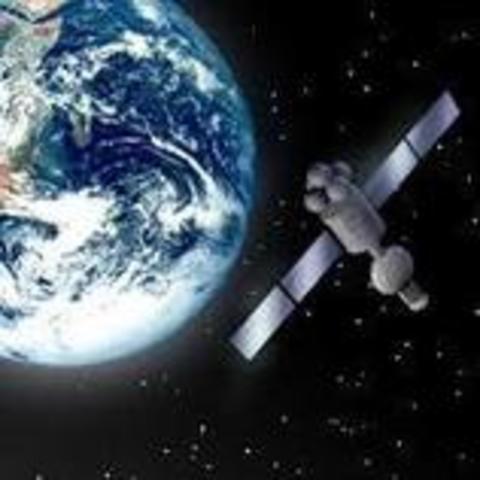Primer satélite comercial