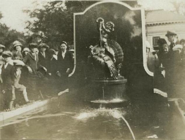 N. O. Nelson Memorial Fountain built and dedicated.