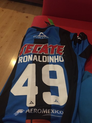 Ronaldinho giveme his shirt