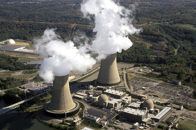 Primera central nuclear