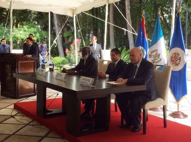 La Firma del Protocolo de Guatemala.