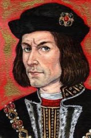Richard III is killed in battle
