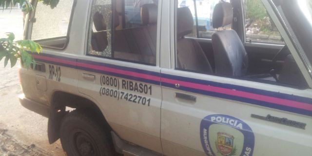 Dos Poliribas heridos con una granada