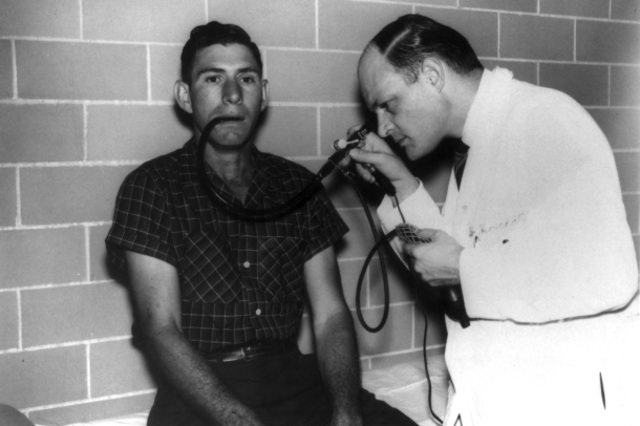 Primera aplicación real de la Fibra Óptica. Endoscopia.