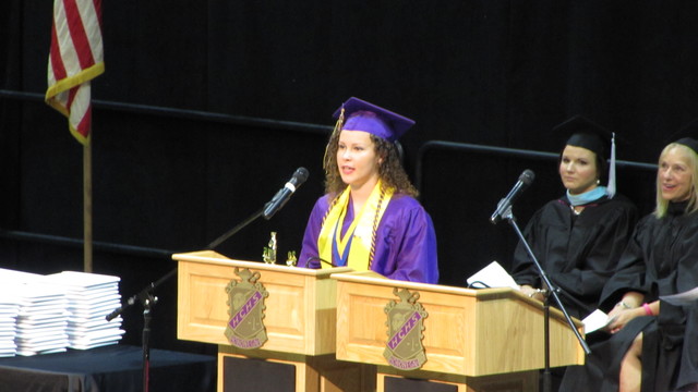 Mi hermana mudó a Drake universidad