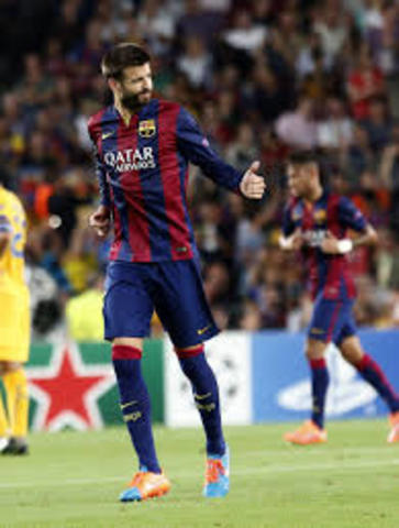 Gerard Piqué is one meter ninety two.