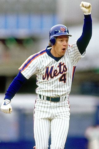 Mets defeat Red Sox in the World Series