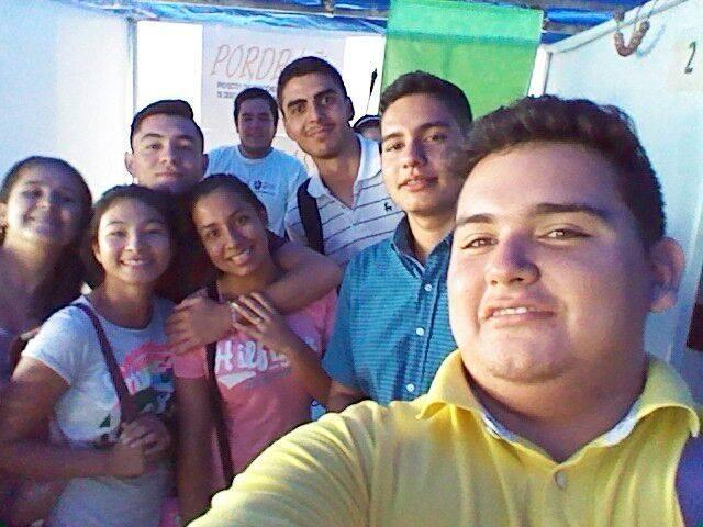 Compañeros empapandose mas sobre el proyecto ambiel