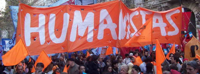 política educativa sustentada en un principio humanista