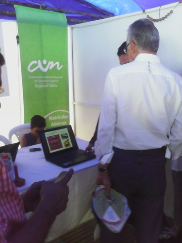 bienvenida y presentacion de expositores de cada proyecto