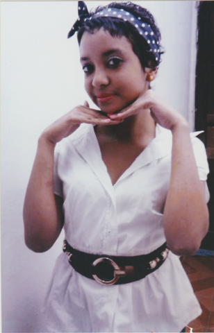 o cabelo de Claudia começa a nascer