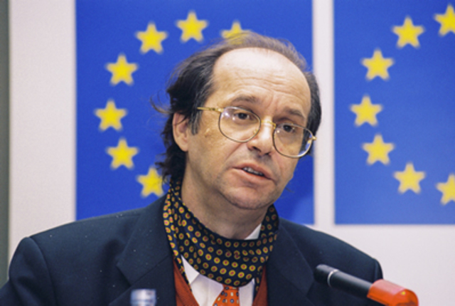 Rugova wins an award