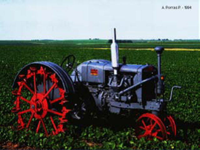 Tractor Minneapolis.