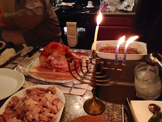 Jánuca y acción de gracias en un mismo día