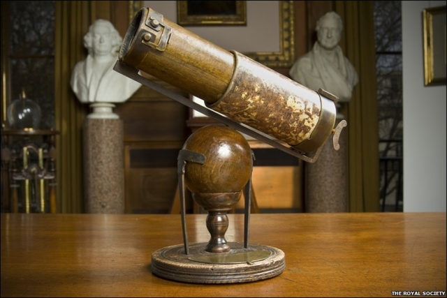 First reflecting telescope