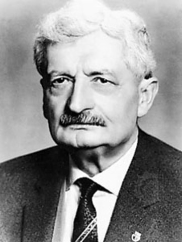 1929-Hermann Oberth launches first personal rocket with students