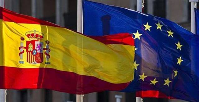 España se une a la unión Europea.