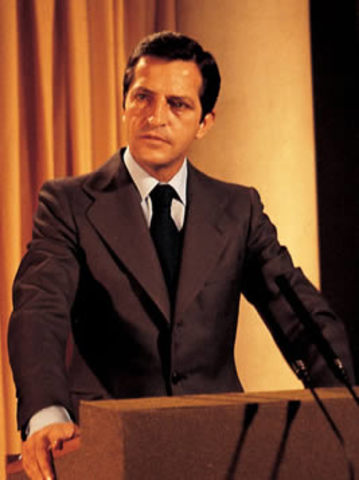 Adolfo Suárez dimite