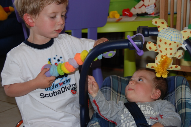 אחי נועם נולד