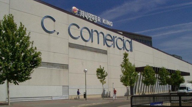 Centro Comercial de Valdebernardo.