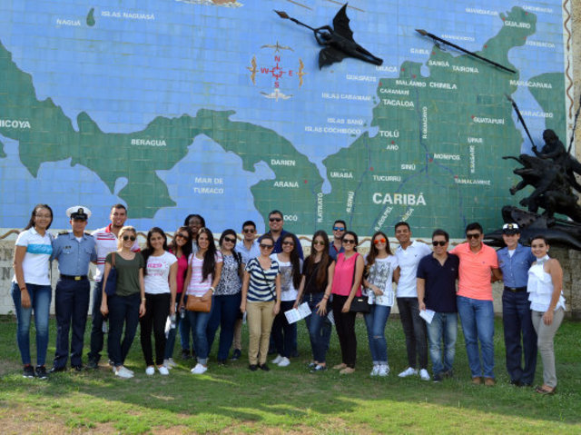 Estudiantes de la Universidad Pontificia Bolivariana de Bucaramanga visitan la Escuela Naval de Cadetes Almirante Padilla