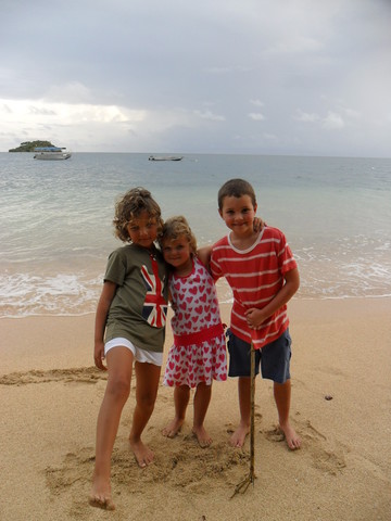 survived a cyclone when i go to Malolo in Figi for a holiday