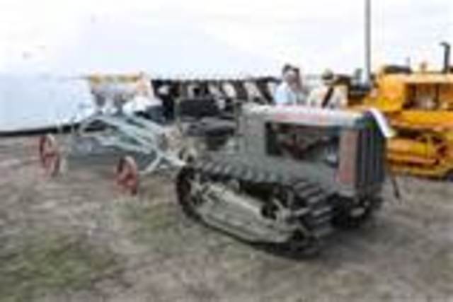 Holt Company Creates Caterpillar Tractors