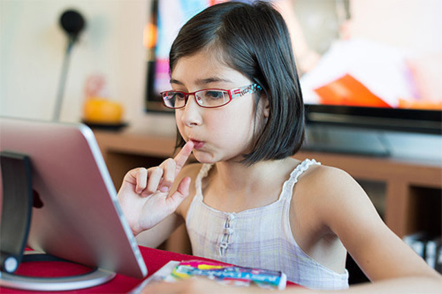 Comportamientos Sexuales Comunes en la Infancia Niños en Edad Escolar(aproximadamente 9-12 años de edad