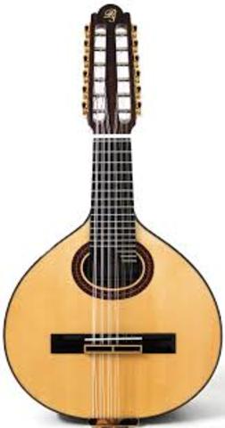 Empiezo a tocar la Bandurria en la escuela de música