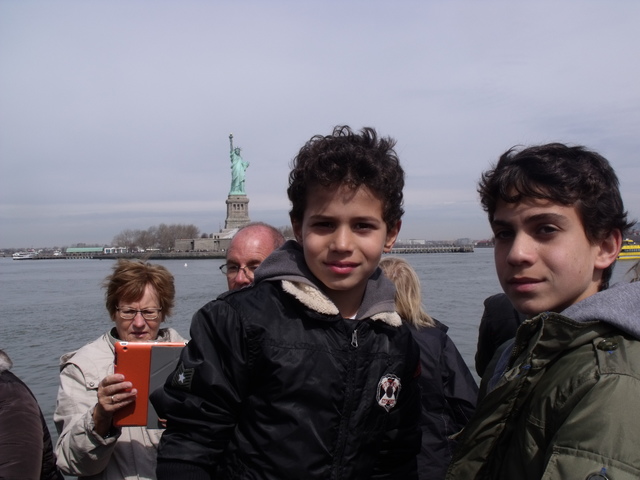 בסירה לפסל החירות