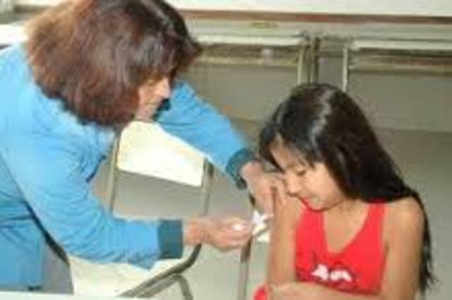 pasteur ensaya la vacuna de la rabia en humanos