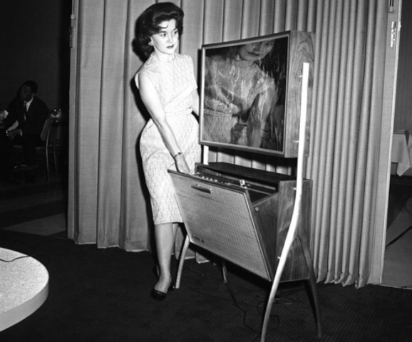 The first flat screen tv