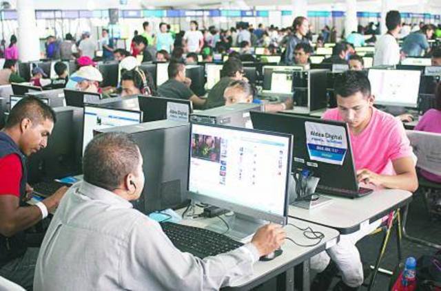 2.4 MILLONES DE INTERNAUTAS