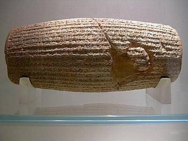 539 a.C., Uno de los primeros documentos en el que se consigna un esbozo antiguo de derechos humanos (Cilindro de Ciro).