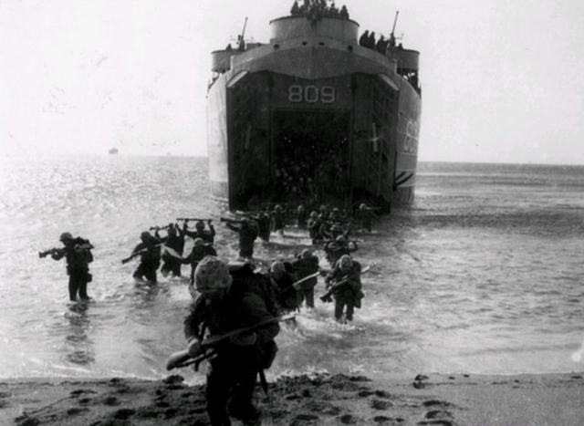 Battle at Ichon/ General MacArthur's Amphibious landing