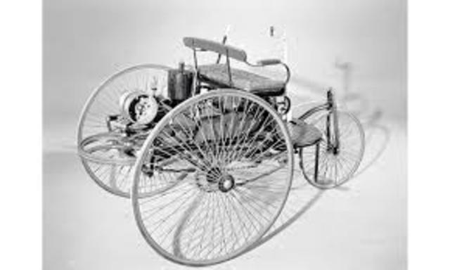 Primer vehículo a motor