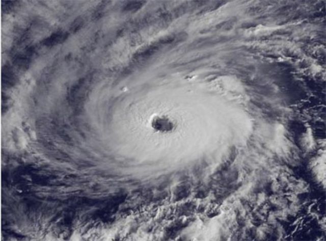 Central American Hurricane Kills 10,000
