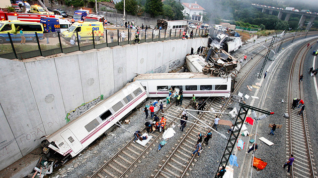 Accidente ferroviario de Alvia cerca de Santiago