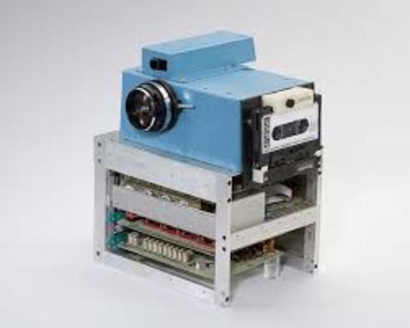 The first digital camera is developed
