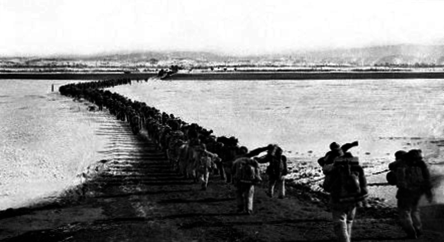 UN/ South Korea troops cross the border into North Korea